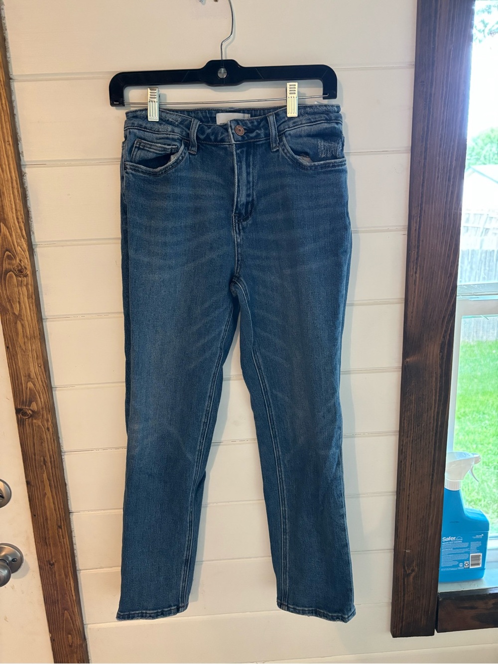 Straight-Leg Cotton Mom Jeans in Medium Blue Wash